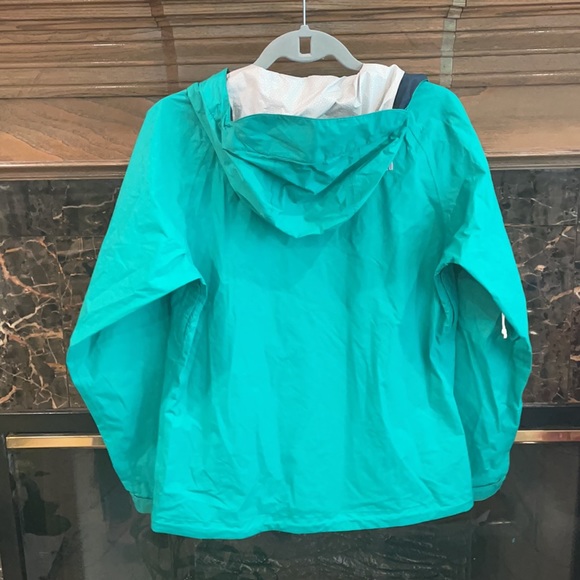 North Face Jungle Green Rain Jacket - Picture 4 of 4